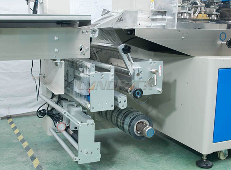 horizontal flow pack machine