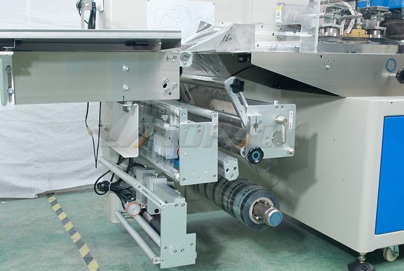 flow wrapping machine