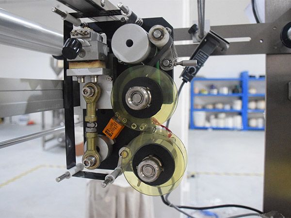 hautomatic pouch packing machine