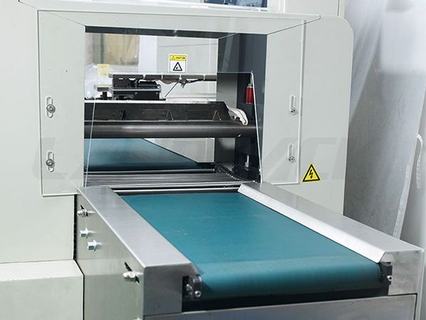 hardware packing machine