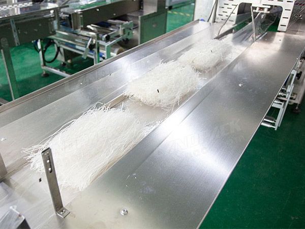 noodle packing machine