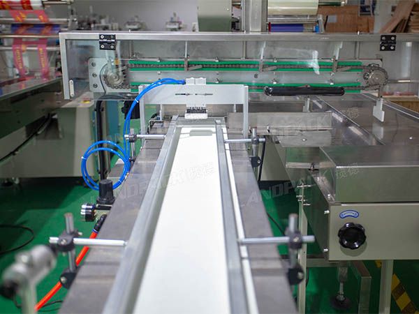 noodle packing machine