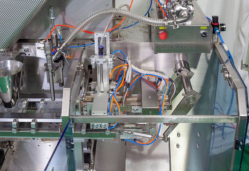 horizontal pouch sealing machine