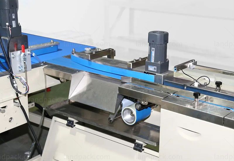 small biscuit packing machine