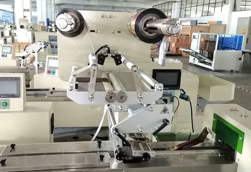 small biscuit packing machine