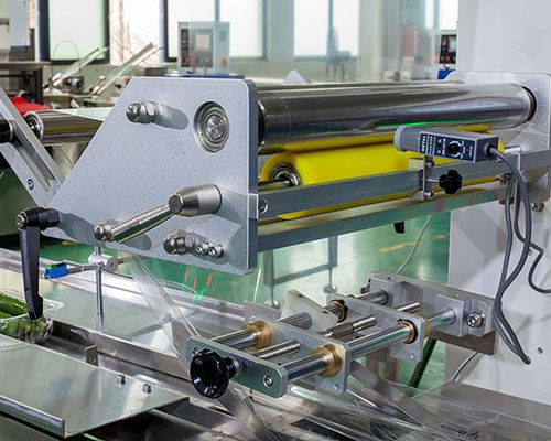Vegetable Fruit Packing Machine | Pepper In Tray Flow Wrapping Machine